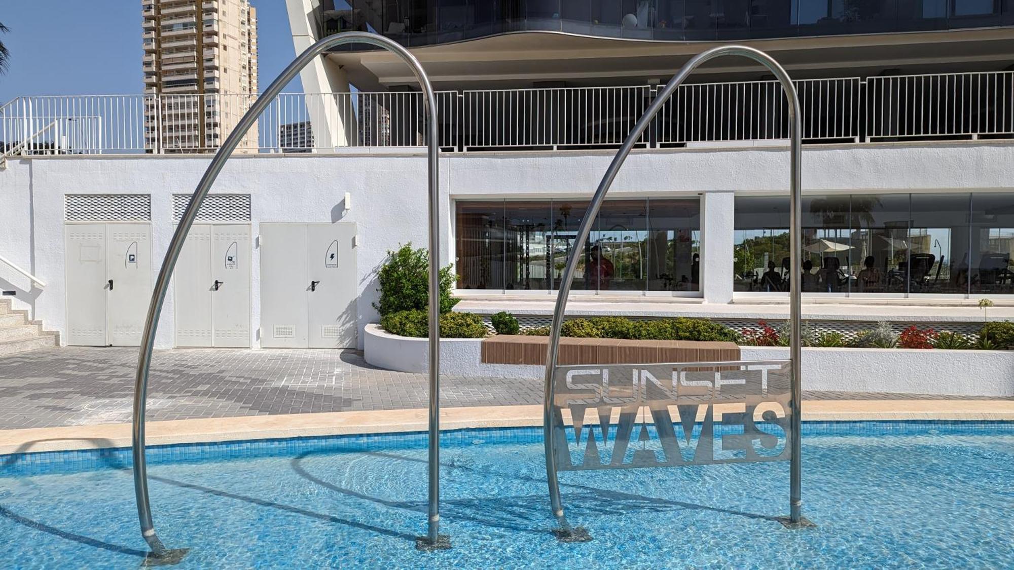 Sunset Waves Sea & Sky Apartamento